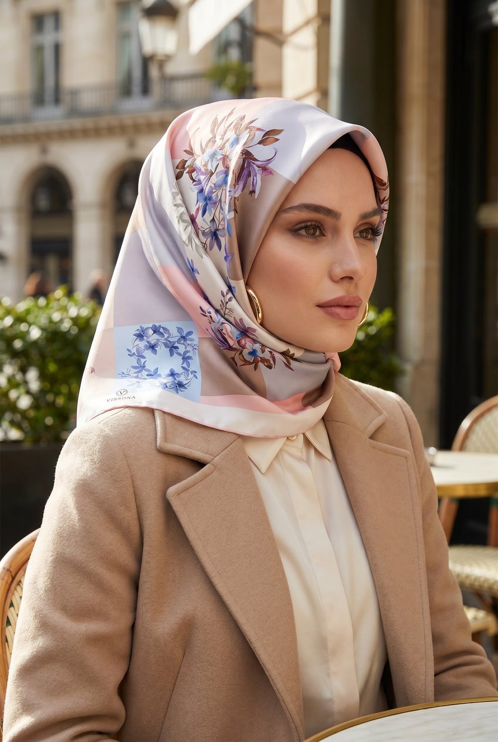 %100 Twill İpek Kareli Ve Çıtır Çiçek Desenli Pudra - Bebe Mavisi Renkli 90x90 Eşarp Dikim Şekli : El Dikişi