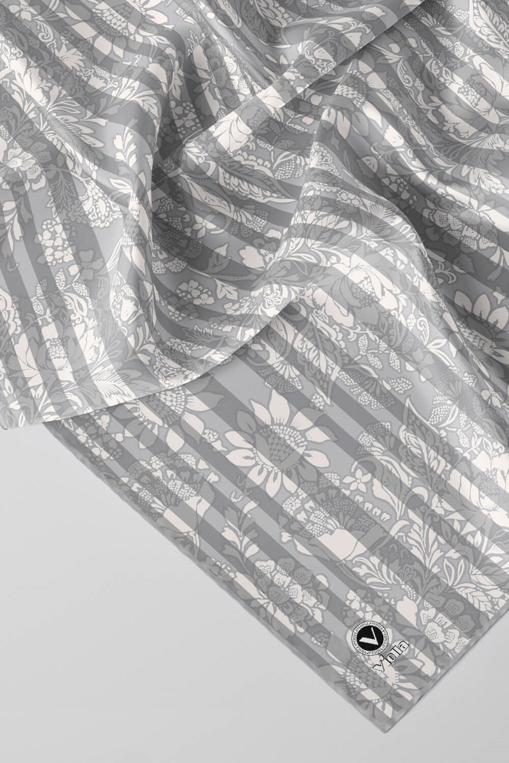 Twill Batik Şal Desenli Gri Renkli 90x90 Eşarp (İpek İçermez) Kenar Dikiş Şekli El Dikişli