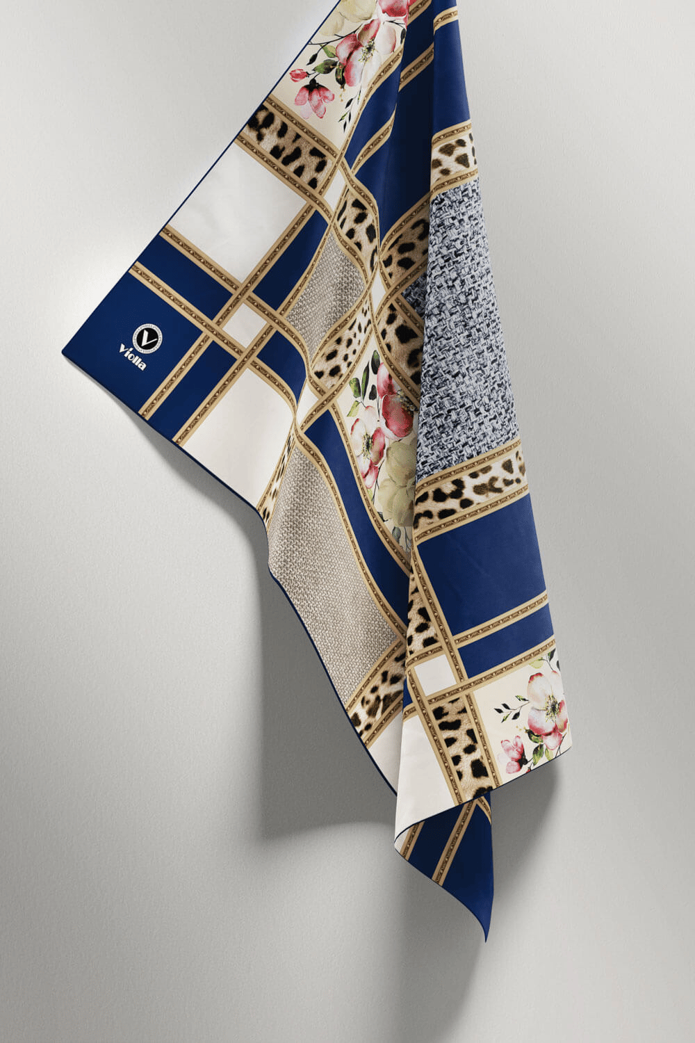 Twill Leopar ve Çiçek Desenli Lacivert - Krem Renkli 90x90 Eşarp (İpek İçermez) Dikim Şekli : El Dikişi
