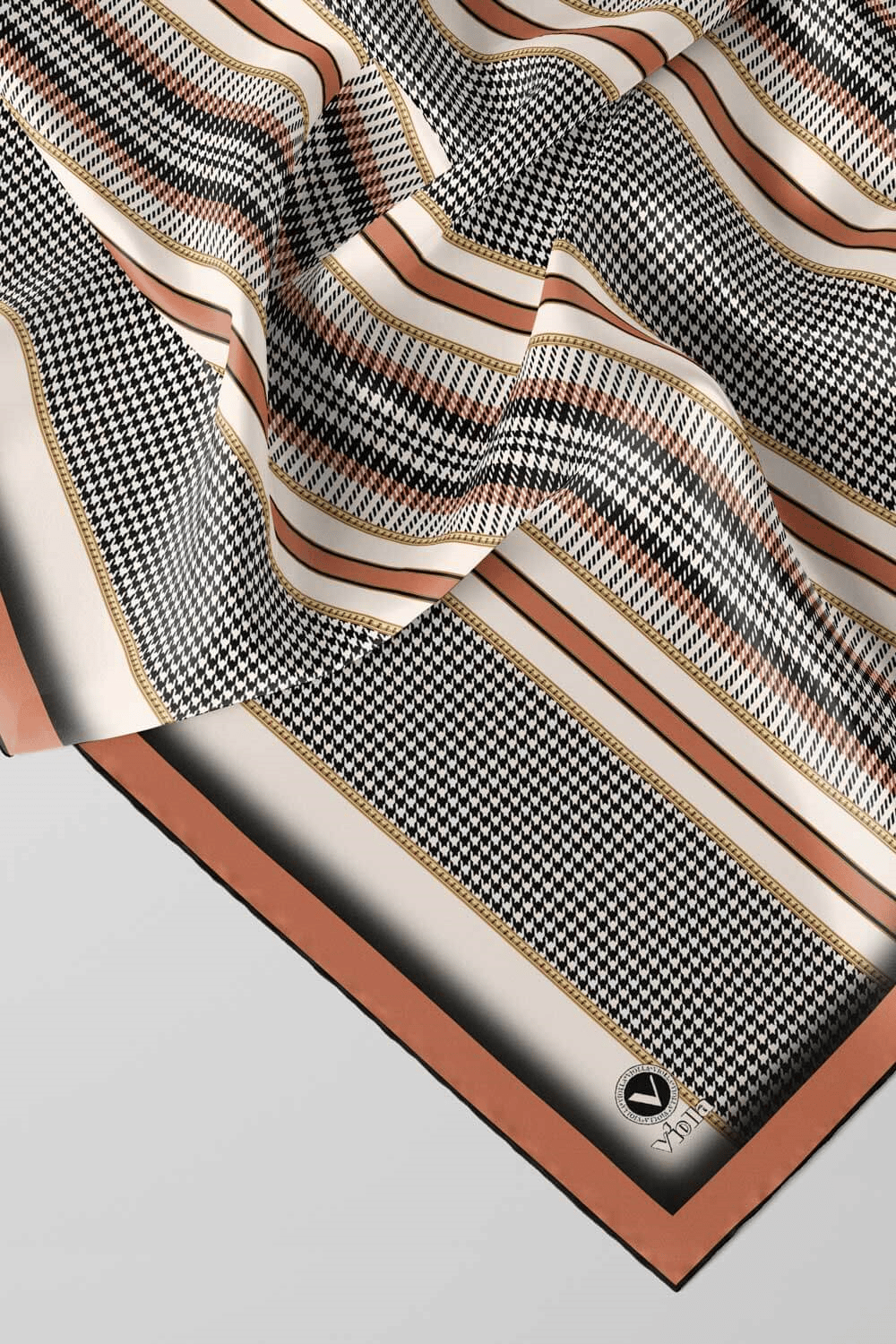 Twill Kazayaklı Şerit Desenli Somon Renkli 90x90 Eşarp (İpek İçermez) Kenar Dikiş Şekli El Dikişli