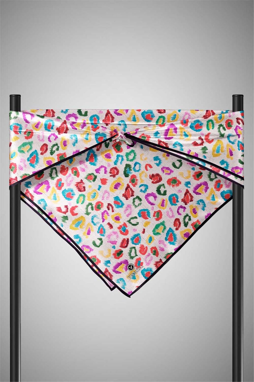 %100 Twill İpek Renkli Leopari Desenli Sarı - Pudra Renkli 90x90 Eşarp Kenar Dikiş Şekli El Dikişli