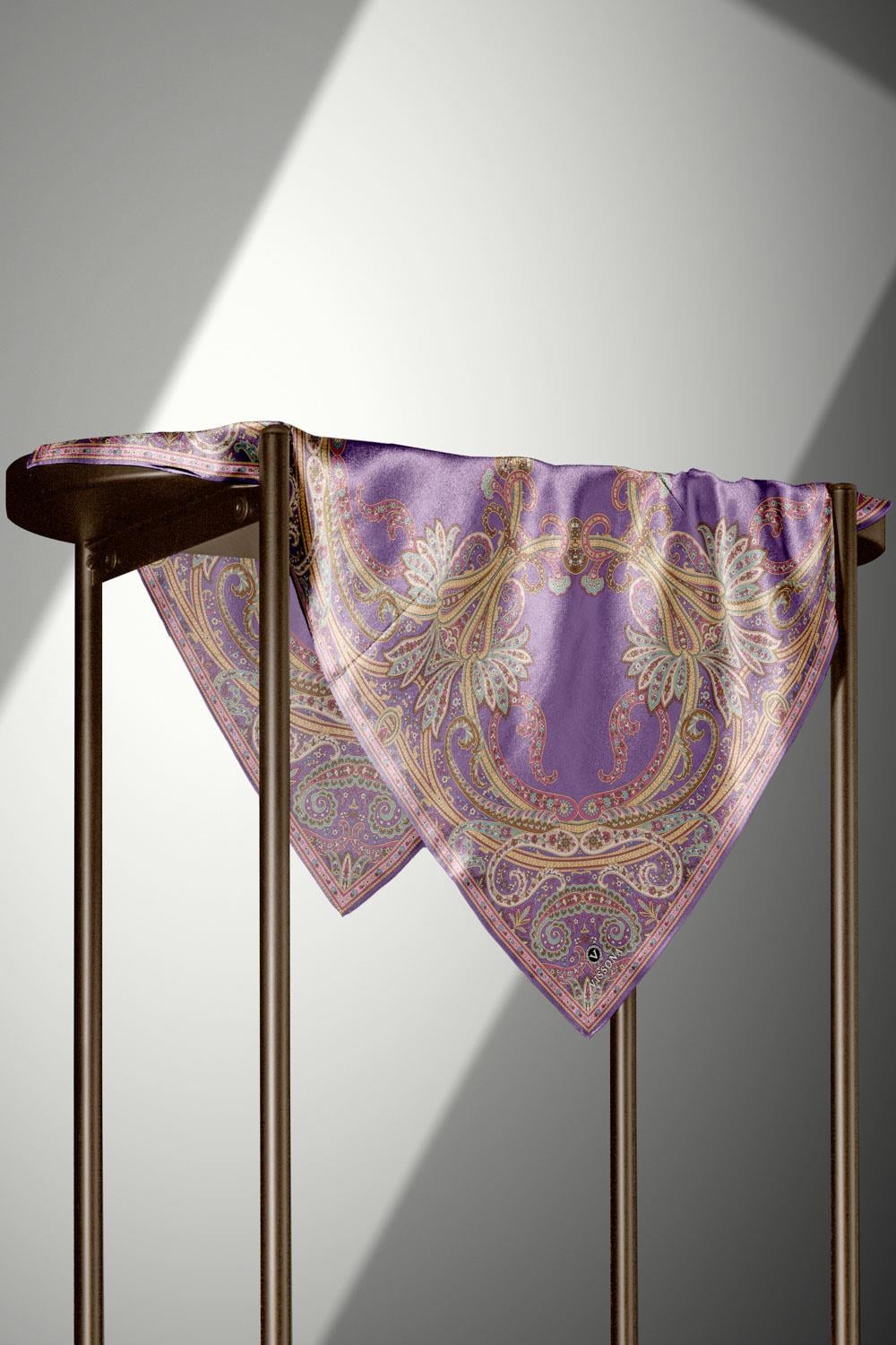%100 Twill İpek Şal Desenli Lila Renkli 90x90 Eşarp Dikim Şekli : El Dikişi