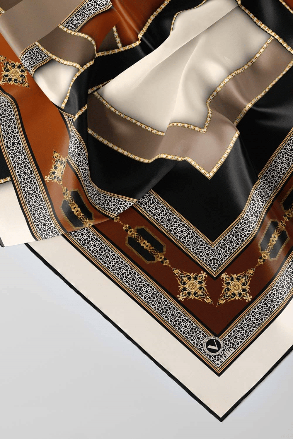 Twill Gold Detaylı ve Antik Motif Desenli Taba - Bej Renkli 90x90 Eşarp (İpek İçermez) Kenar Dikiş Şekli El Dikişli