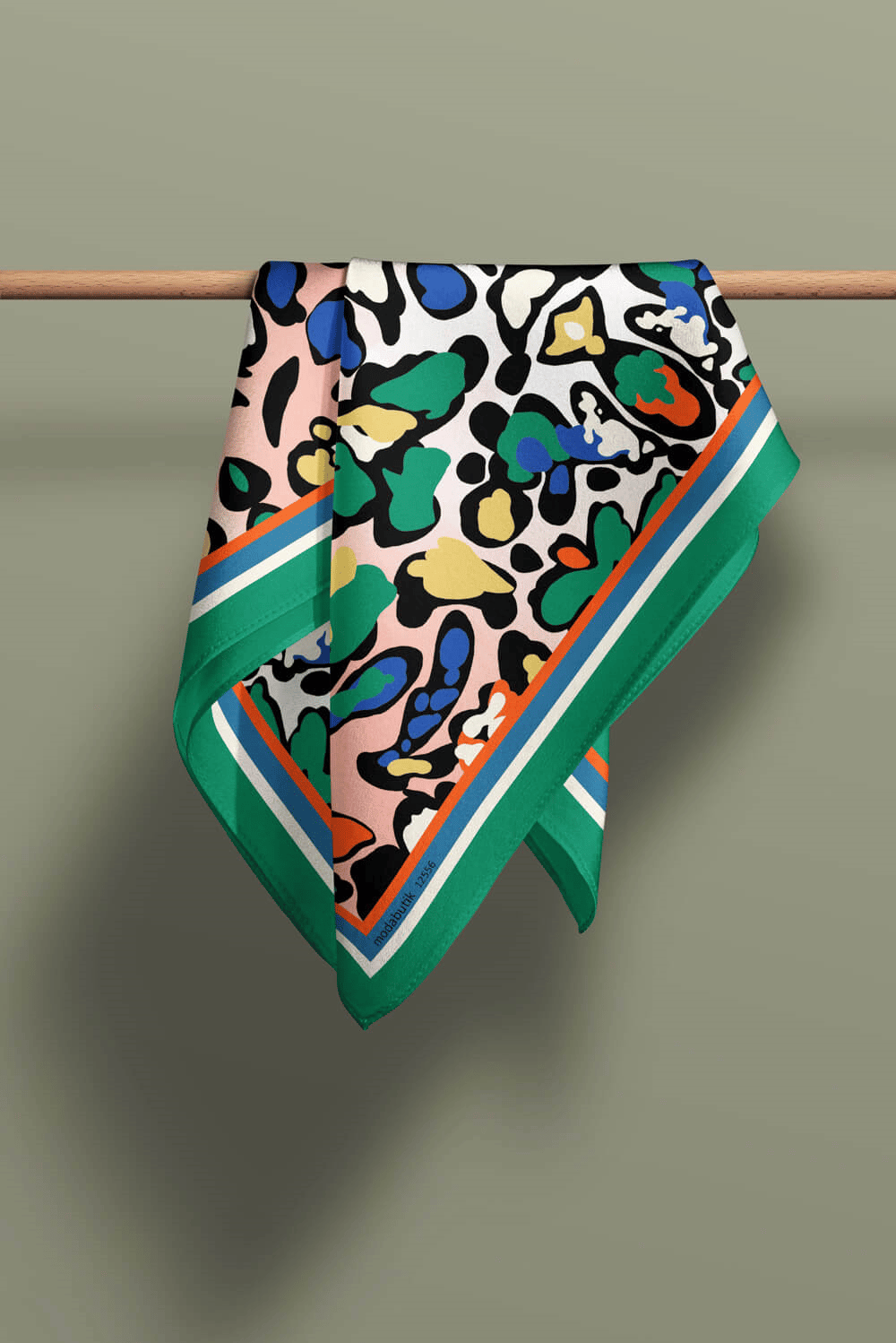 D26 WATERCOLOR LEOPARD BANDANA