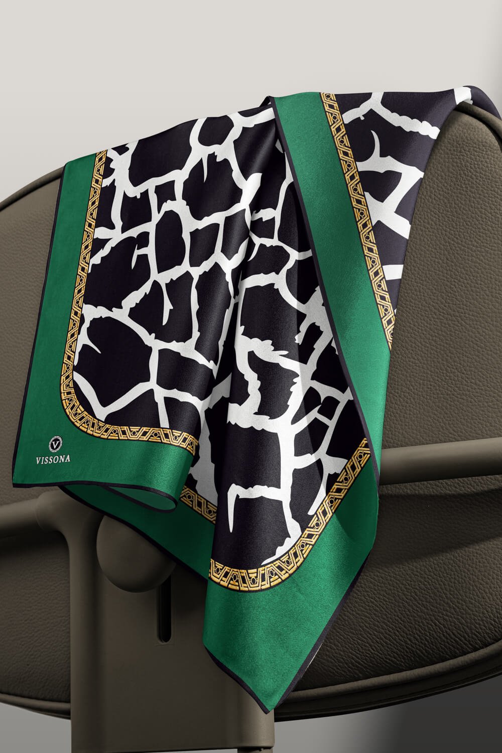 %100 Twill Taş Desenli Siyah - Zümrüt Yeşilli Renkli 90x90 Eşarp Dikim Şekli: El Dikişi
