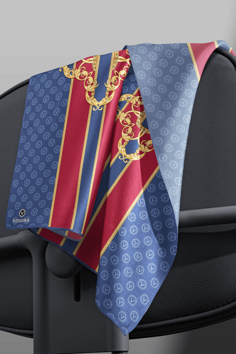 %100 Twill İpek Monogramlı Ve Barok Desenli İndigo - Bordo Renkli 90x90 Eşarp Dikim Şekli : El Dikişi