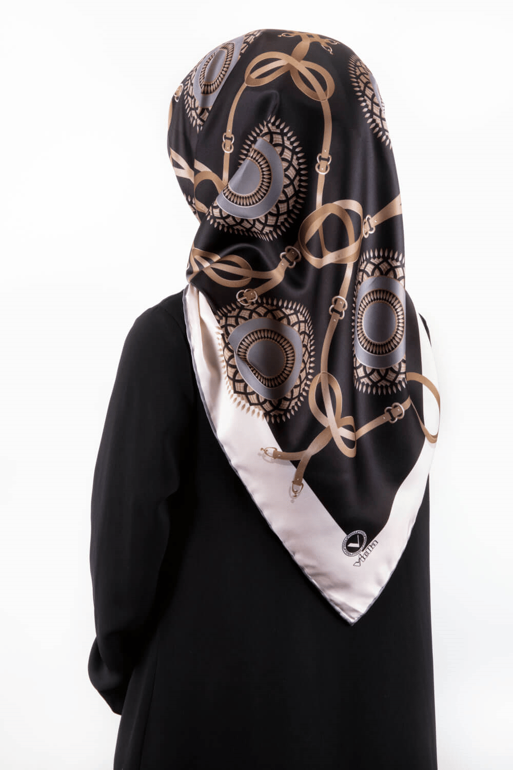 Twill Kemerli Ve Geometrik Desenli Gri Renkli 90x90 Eşarp (İpek İçermez) Kenar Dikiş Şekli El Dikişli