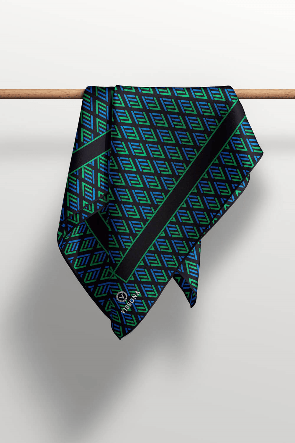 % 57 İPEK % 43 VİSKON Twill İpek Geometrik Desenli Zümrüt Yeşili - Saks Renkli 90x90 Eşarp Dikim Şekli : El Dikişi