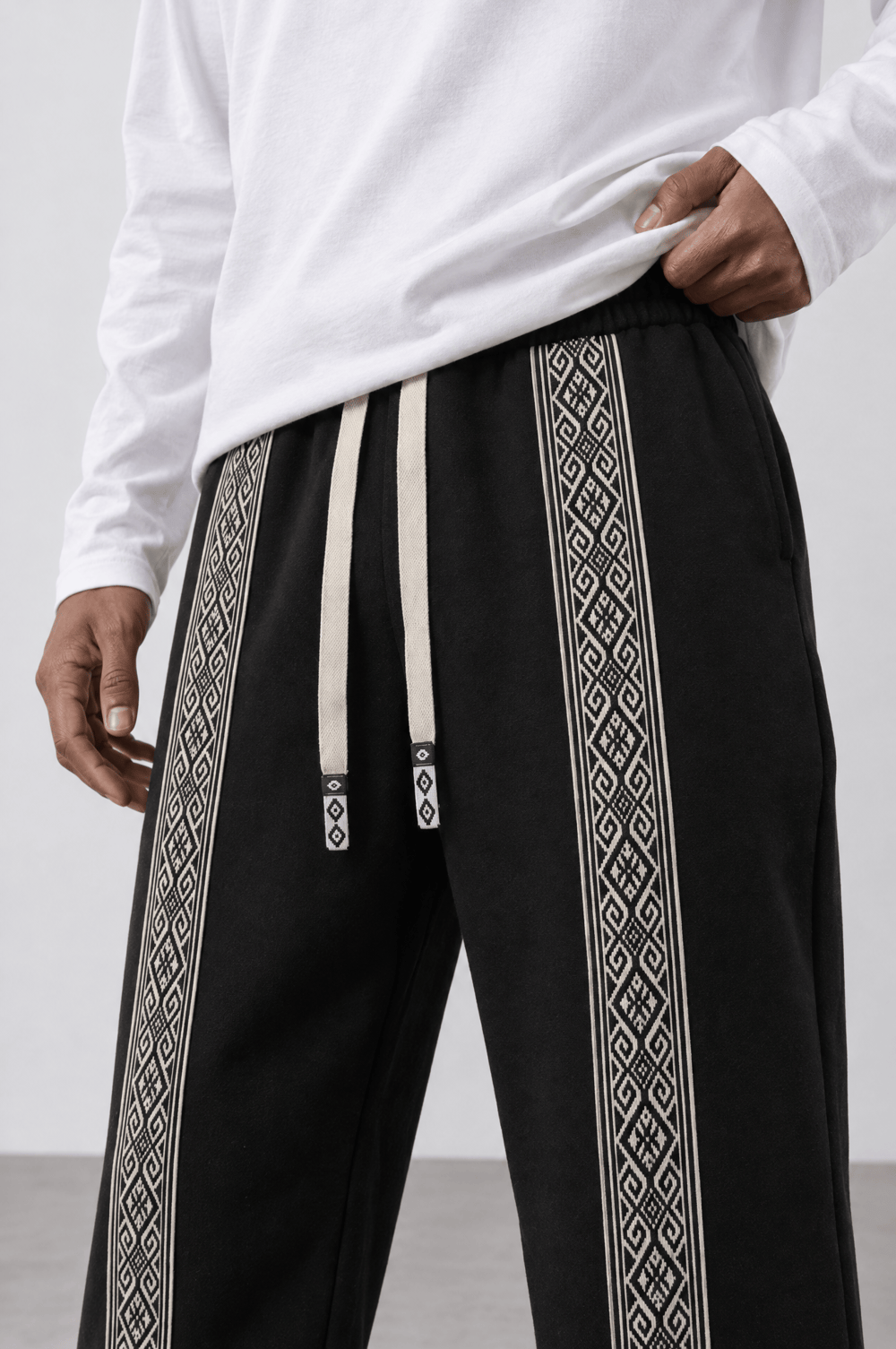 Erkek Etnik Şerit Detaylı Doubleface Baggy Eşofman Altı Siyah