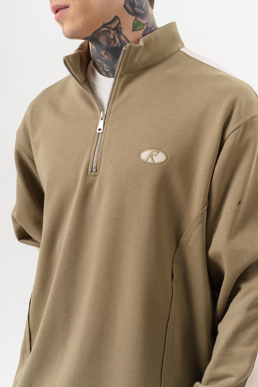 Erkek Pis Dikiş Detaylı Yarım Fermuarlı Diagonel Sweatshirt Haki