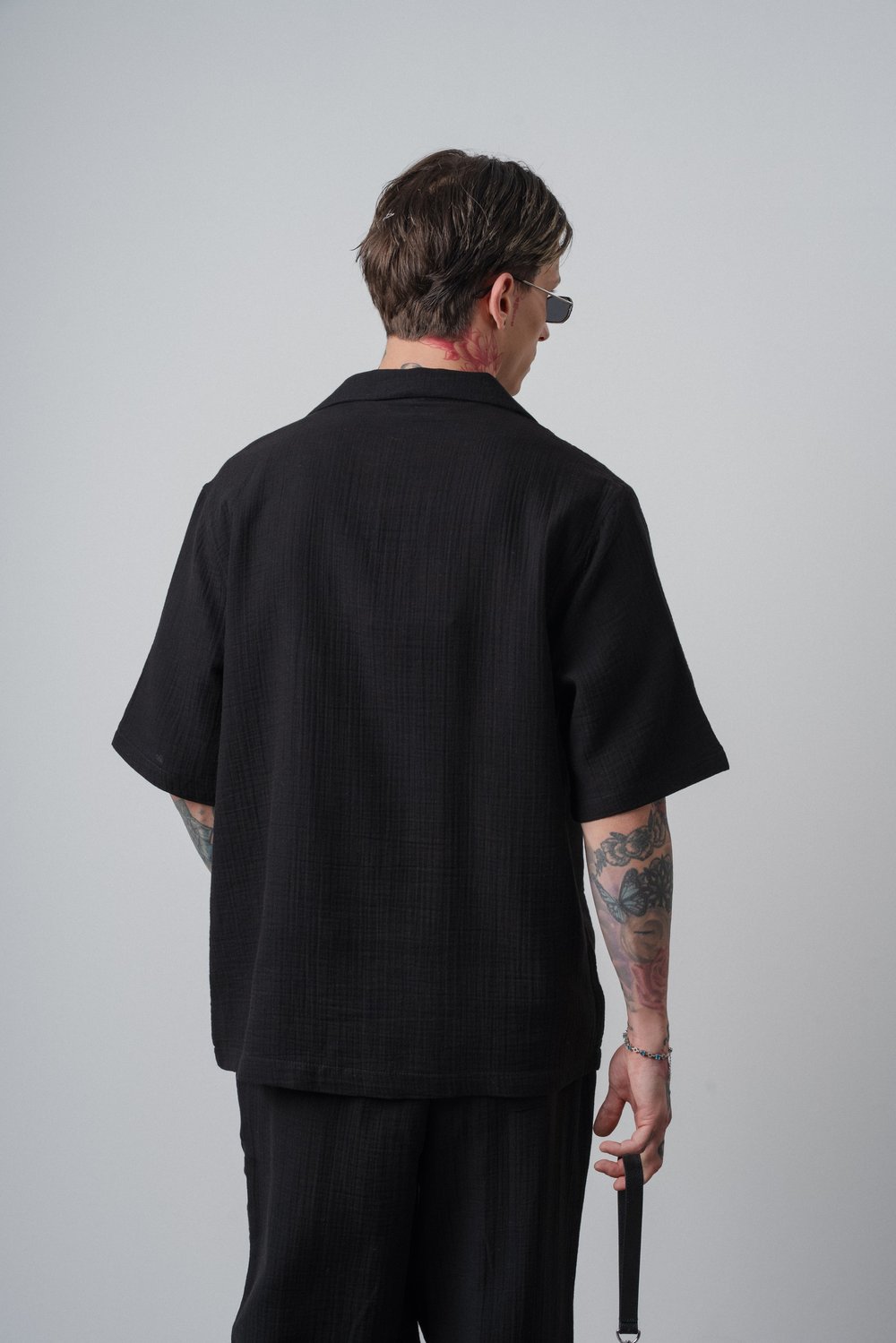 Erkek R Nakışlı Kısa Kollu Müslin Oversize Gömlek Siyah