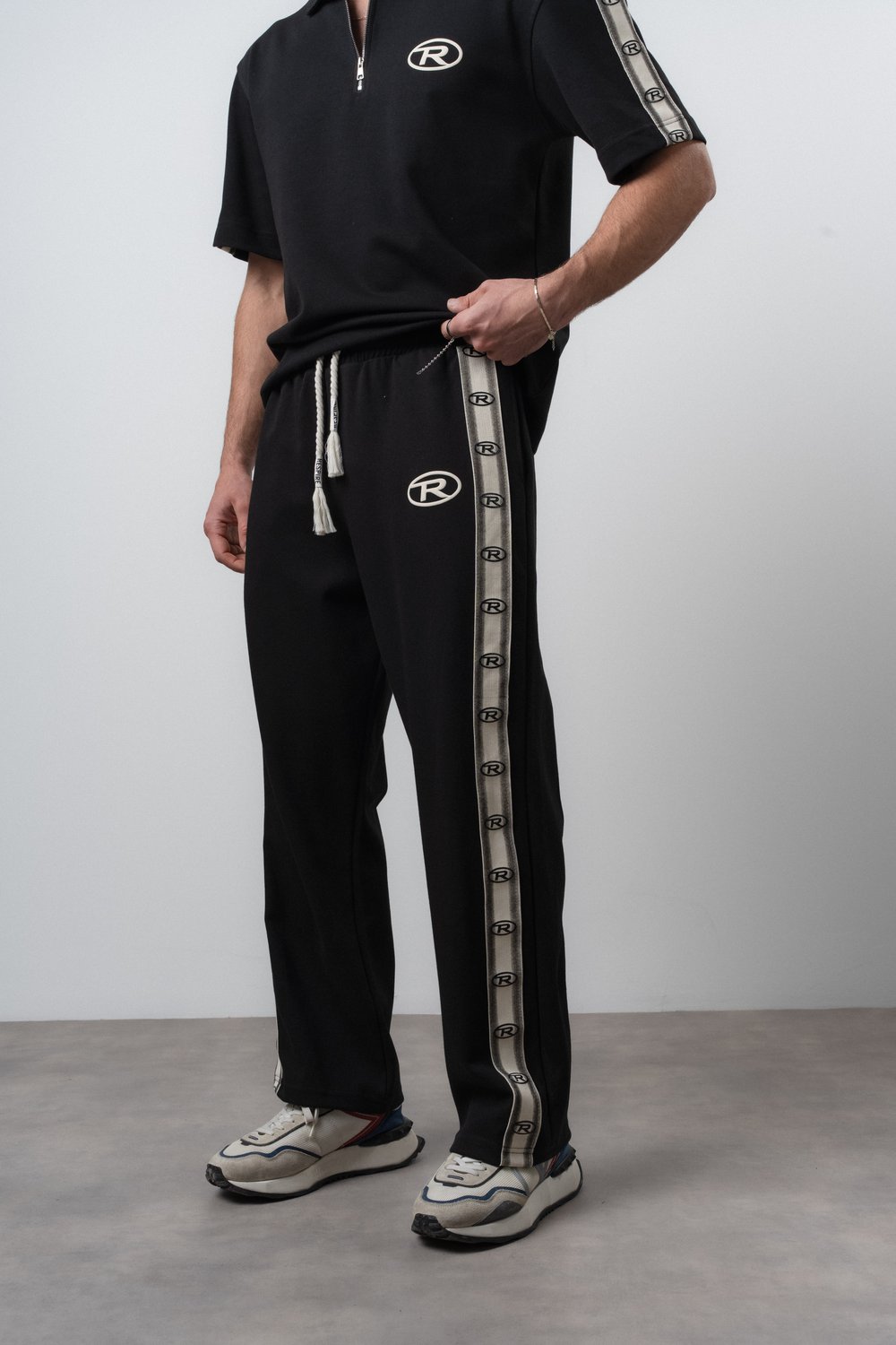 Erkek R Şerit Detaylı Baggy Eşofman Altı Siyah