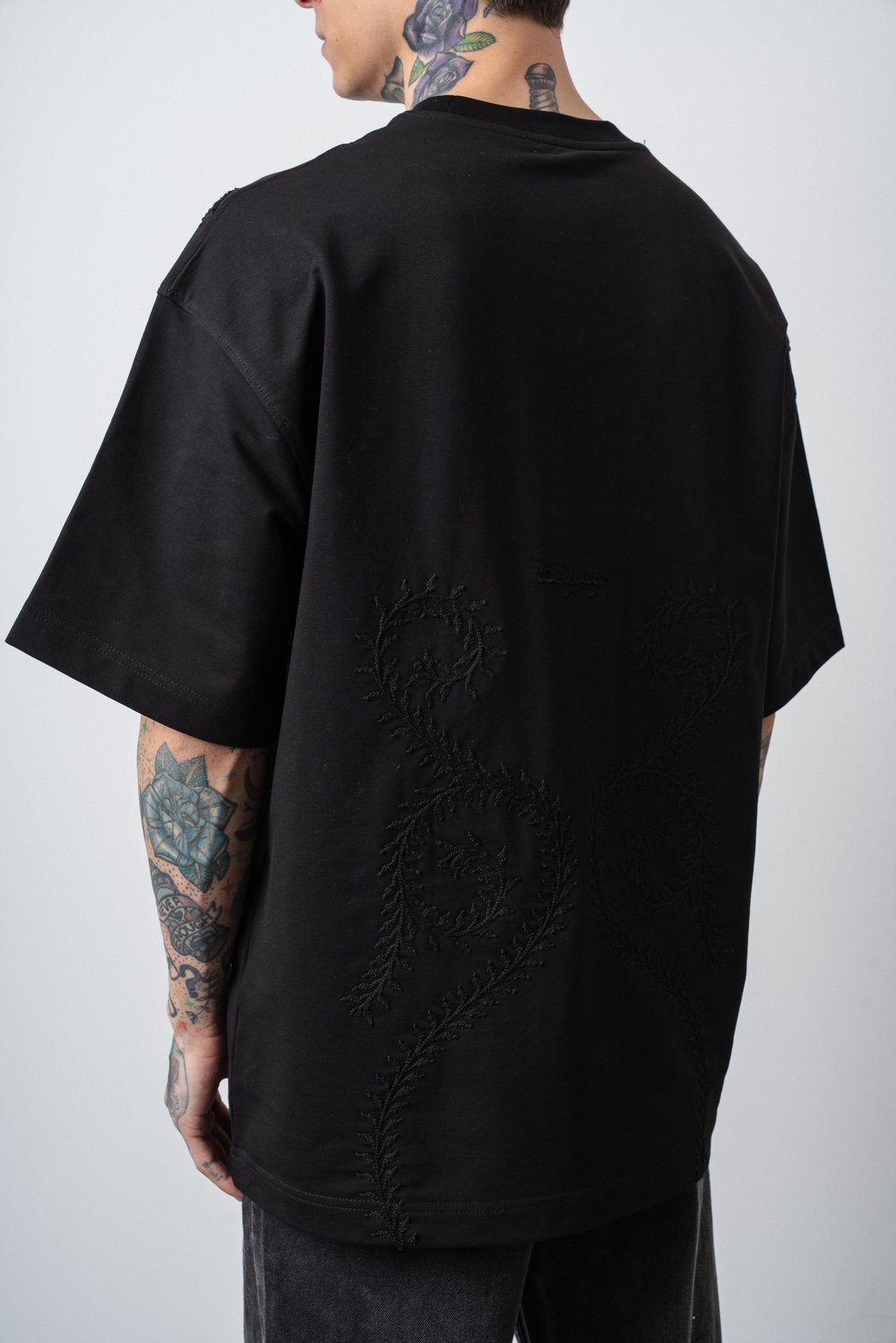 Erkek Spiral Nakış Detaylı Oversize T-Shirt Siyah