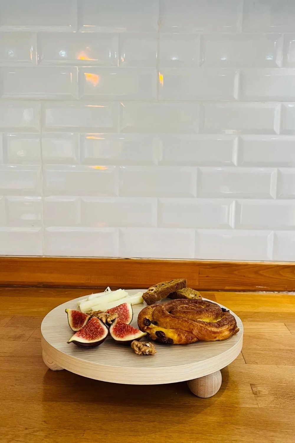 Mdf Tabaklı Kayın Top Ayaklı Risus 25 Cm Yuvarlak Pasta Sunum Servis Tabağı