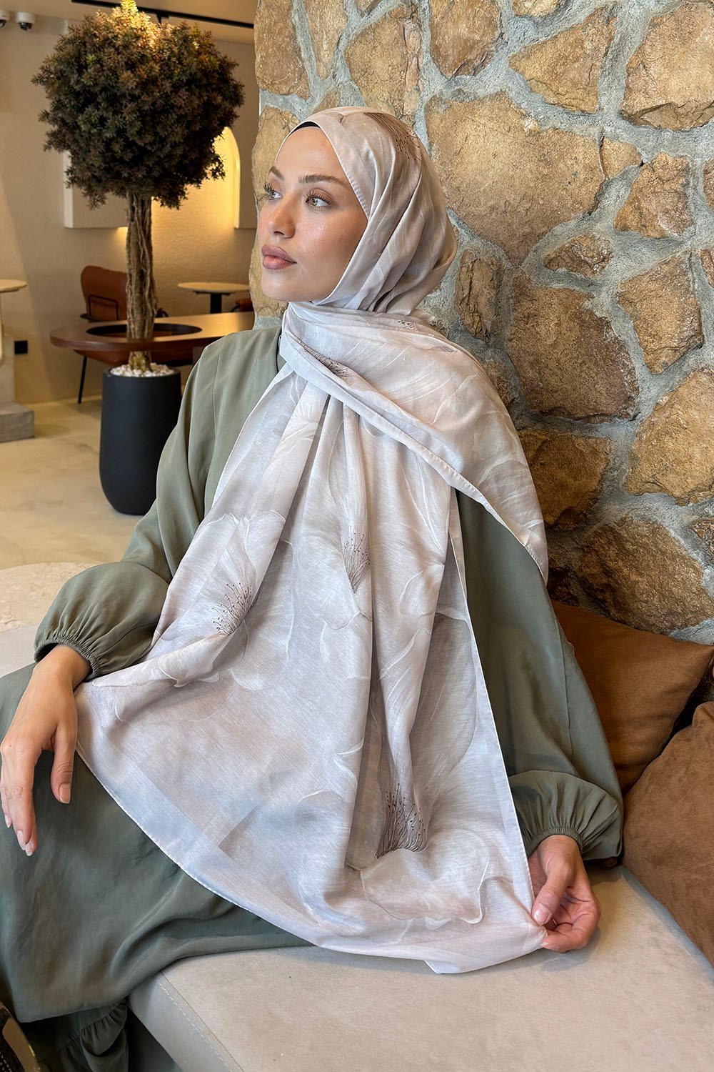 Çiçek Desen Lara Soft Şal Taş