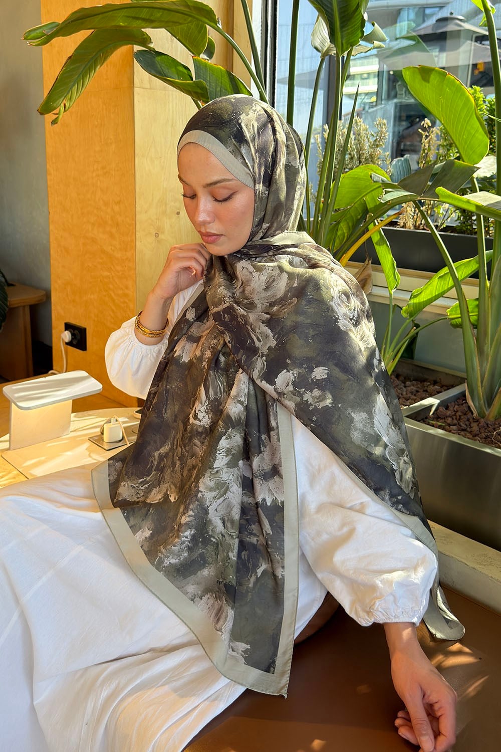 Gül Çiçek Desen Lara Soft Şal Haki
