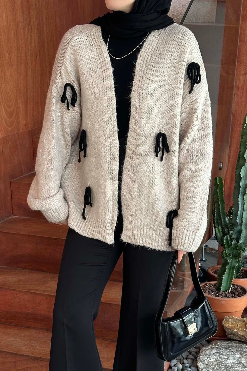 Fiyonk Detaylı Hırka Sütlü Kahve