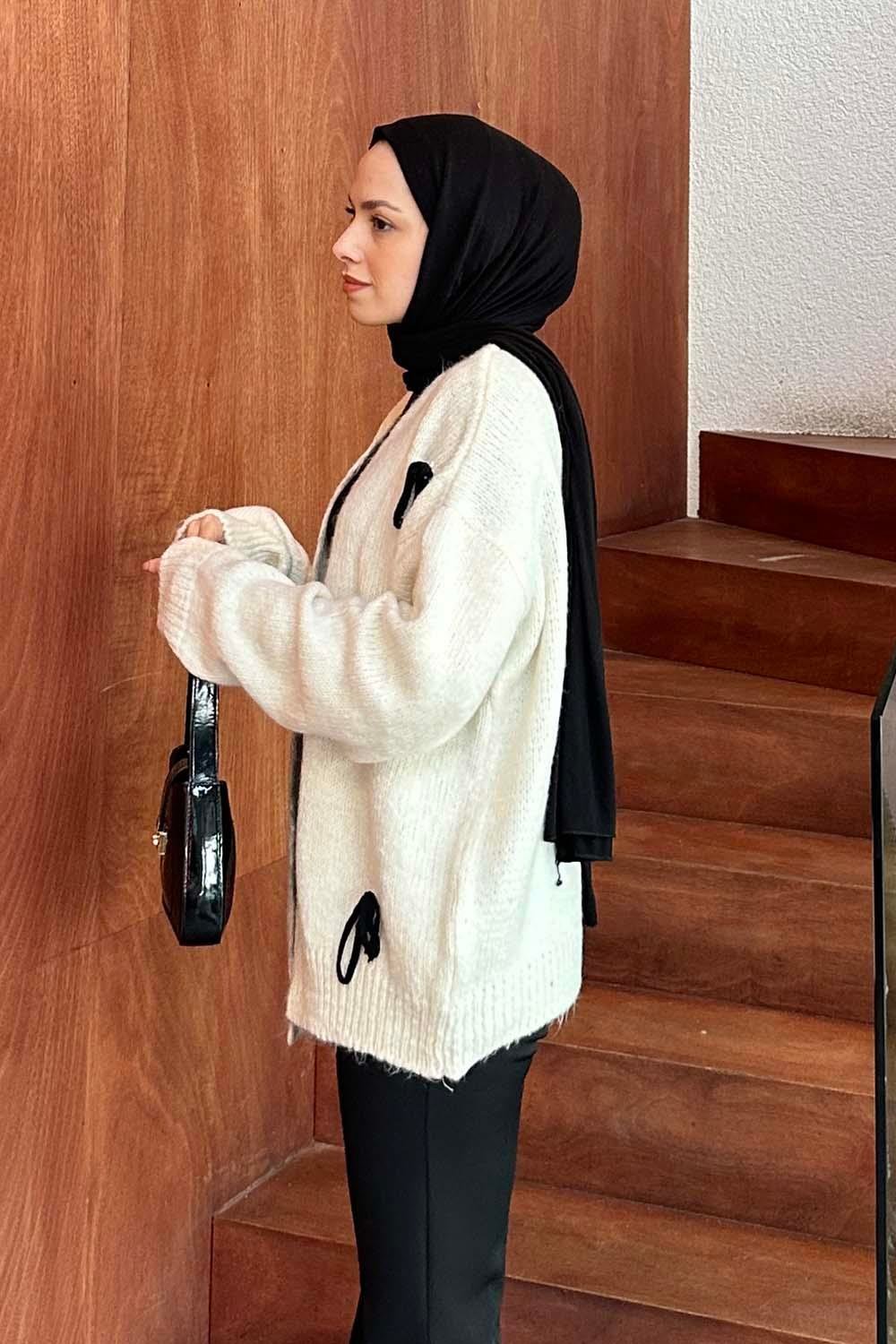 Fiyonk Detaylı Hırka Krem