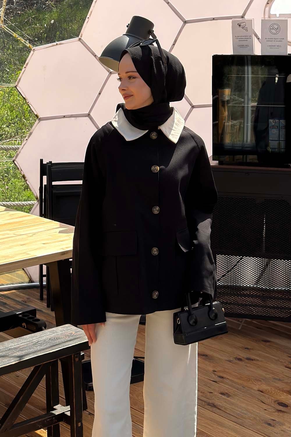 Yaka Detaylı Düğmeli Gabardin Ceket Siyah