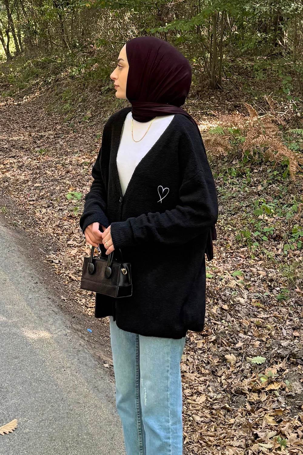 Kalp Nakış Detaylı Oversize Hırka Siyah