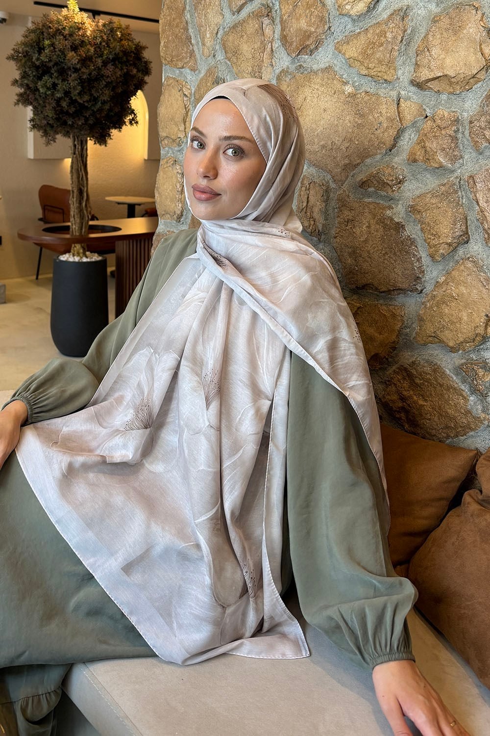 Çiçek Desen Lara Soft Şal Taş