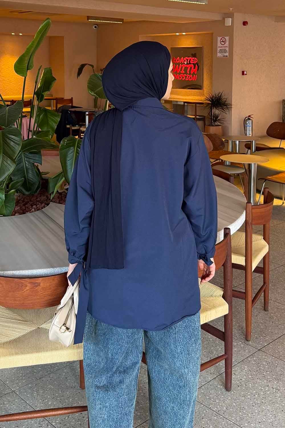 Kol Detaylı Gömlek 
Oversize Gömlek Lacivert