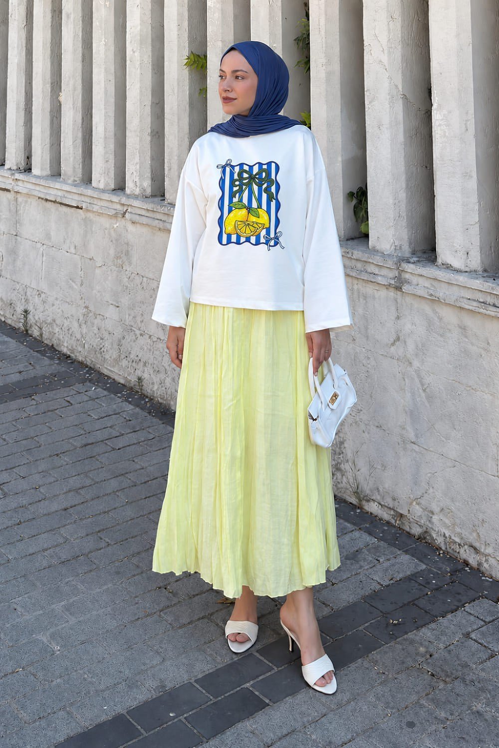 Basic Oversize Limon ve Fiyonk Desenli Bluz Beyaz