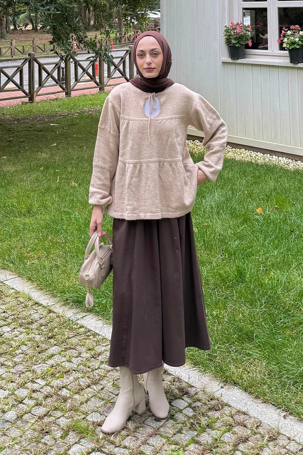 Yakası Bağcıklı Triko Kazak Bej