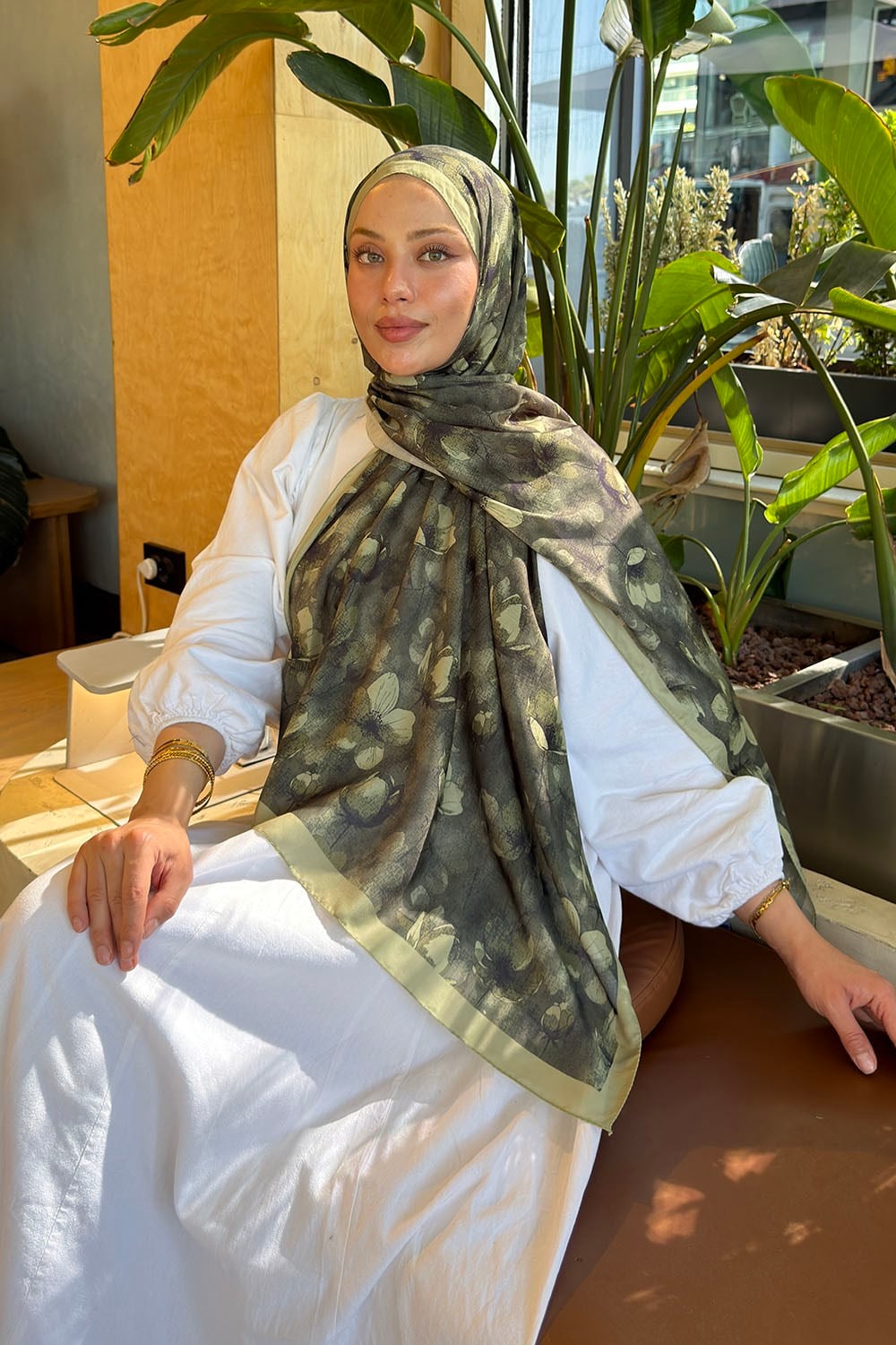 Çiçek Desen Lara Soft Şal Haki