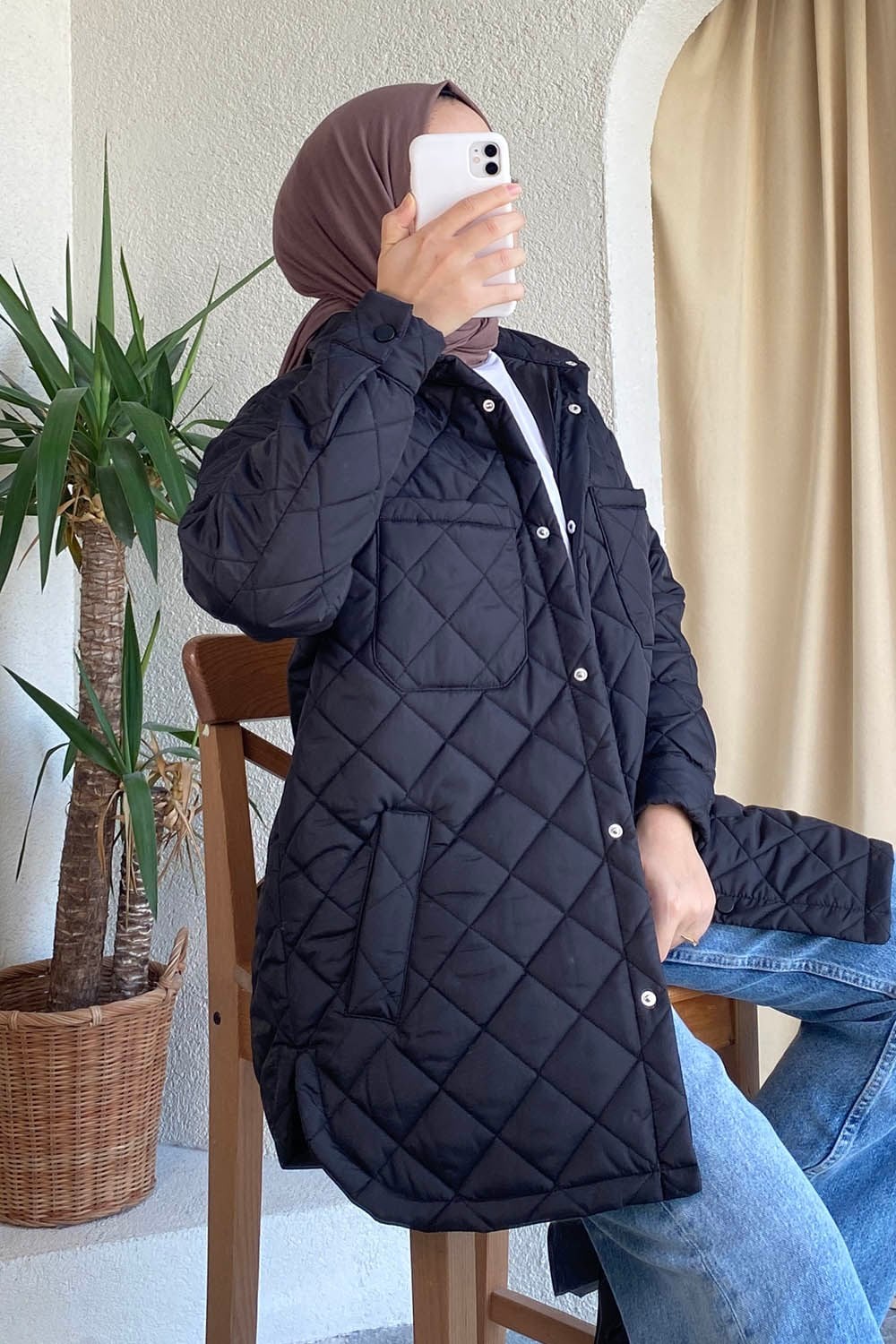 Önü Çıtçıt Düğmeli Çift Cepli Kapitone Mont Siyah