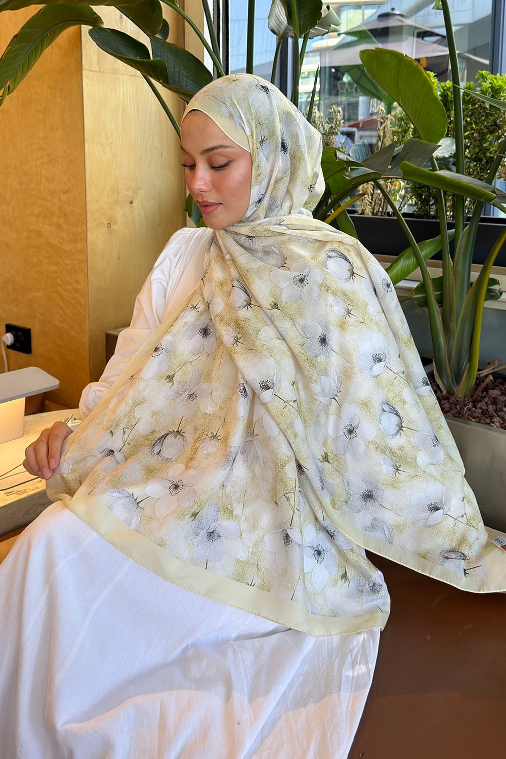 Çiçek Desen Lara Soft Şal Sarı