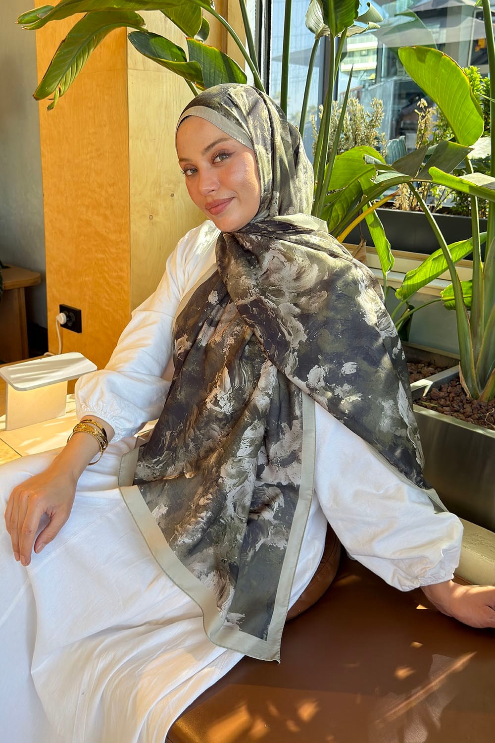 Gül Çiçek Desen Lara Soft Şal Haki