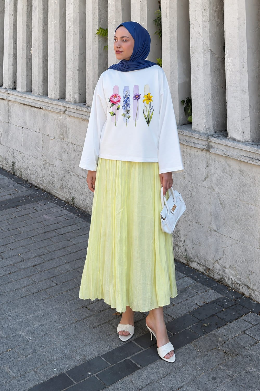 Basic Oversize Çiçek Baskılı Bluz Beyaz