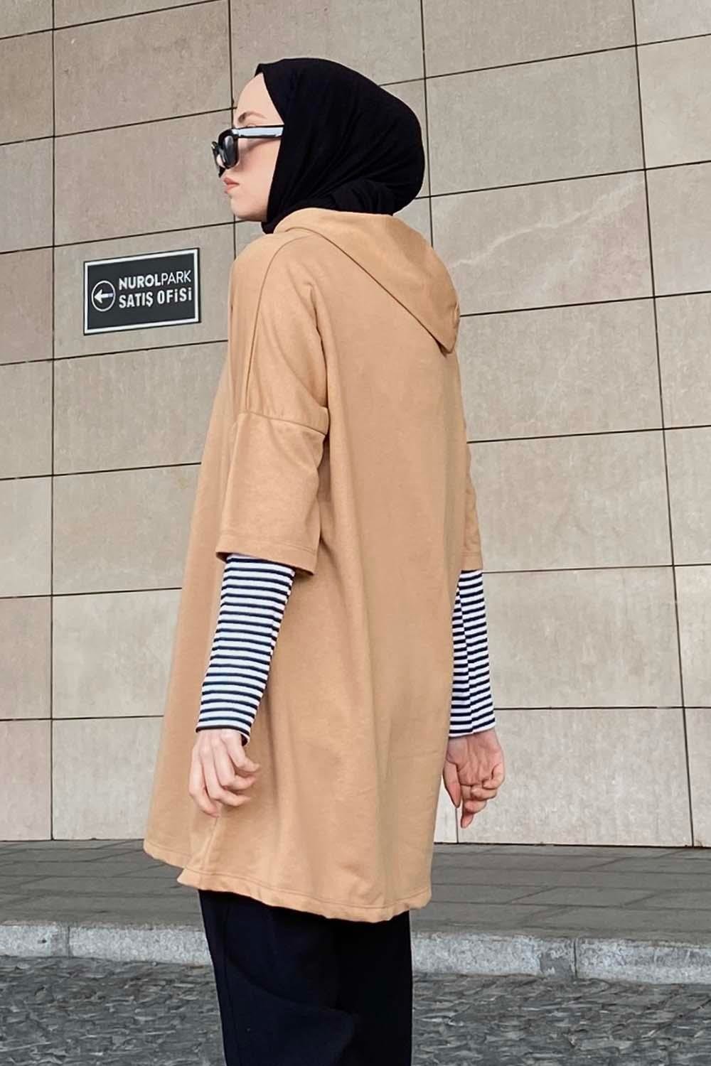 Kolu Çizgi Detaylı Kapüşonlu Sweat Sütlü Kahve