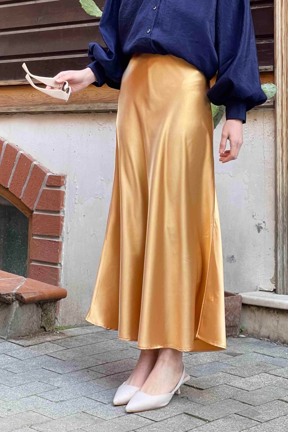 Düz Saten Çan Etek Gold