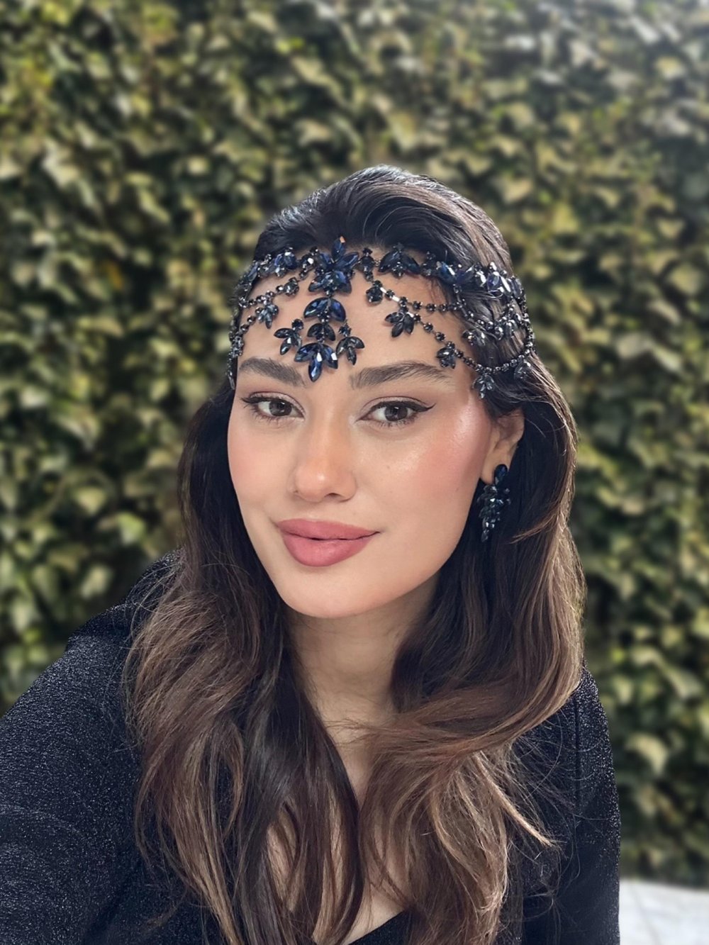 Nare Model Lacivert Alınlık ve Küpesi