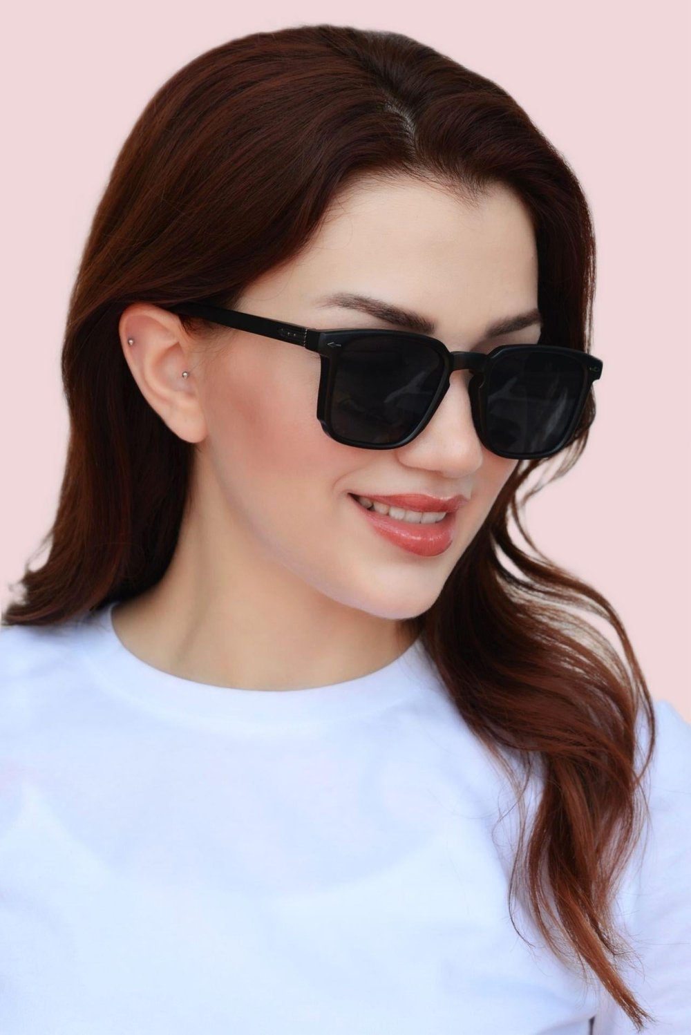 Mat Siyah Çerçeveli Siyah Güneş Gözlüğü Unisex Ürün