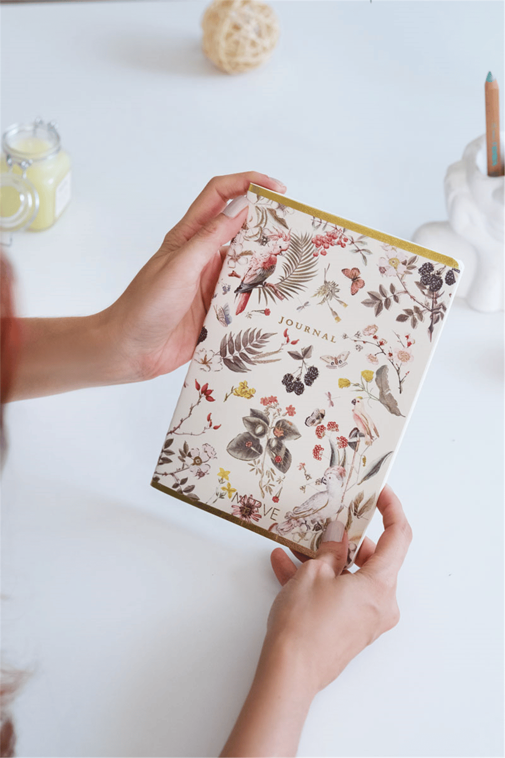 Kişiye Özel Egzotik Kuş ve Çiçek Desenli A5 Çizgili Defter