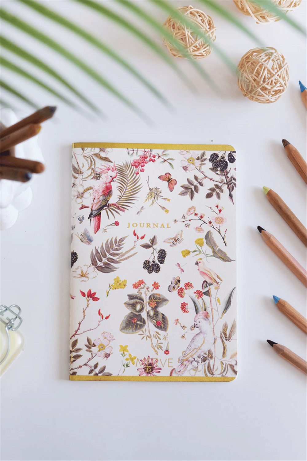 Kişiye Özel Egzotik Kuş ve Çiçek Desenli A5 Çizgili Defter