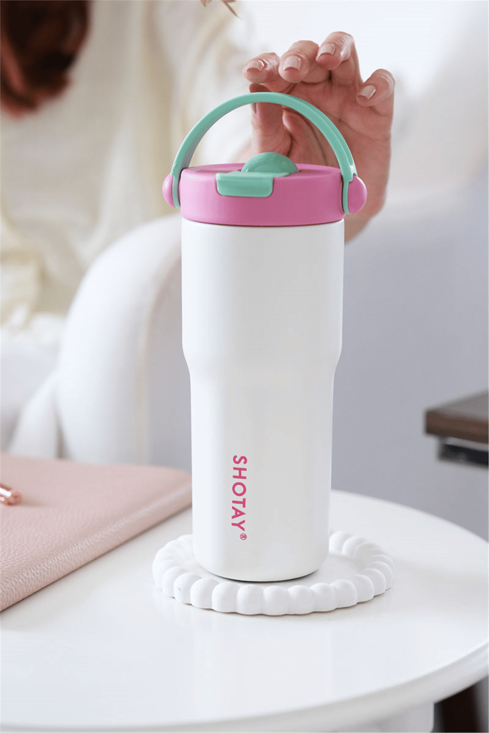 Pembe Kişiye Özel 680 Ml Kulplu, Pipetli ve Çay Süzgeçli Termos