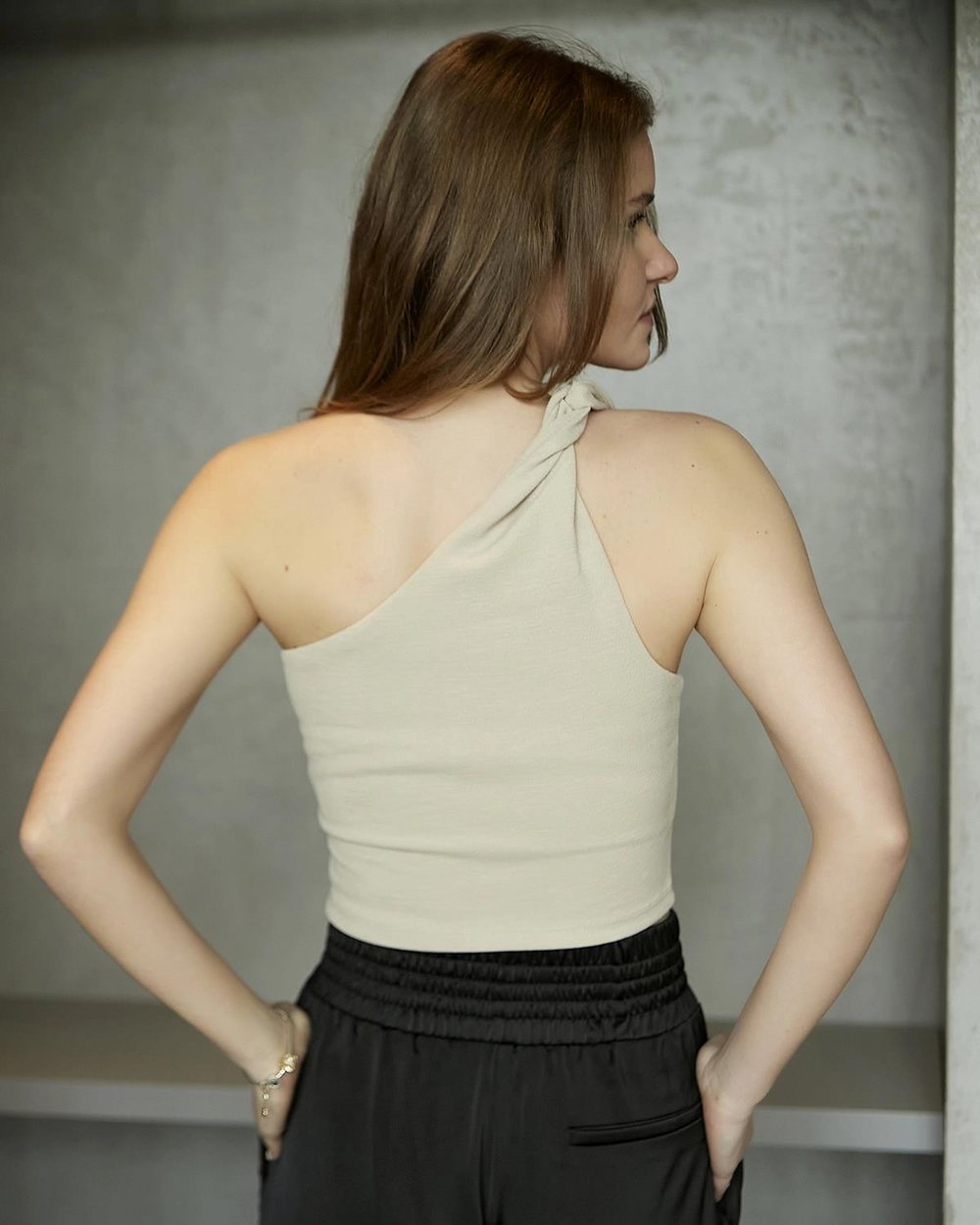 Tek Omuz Crop Body Krem Renk