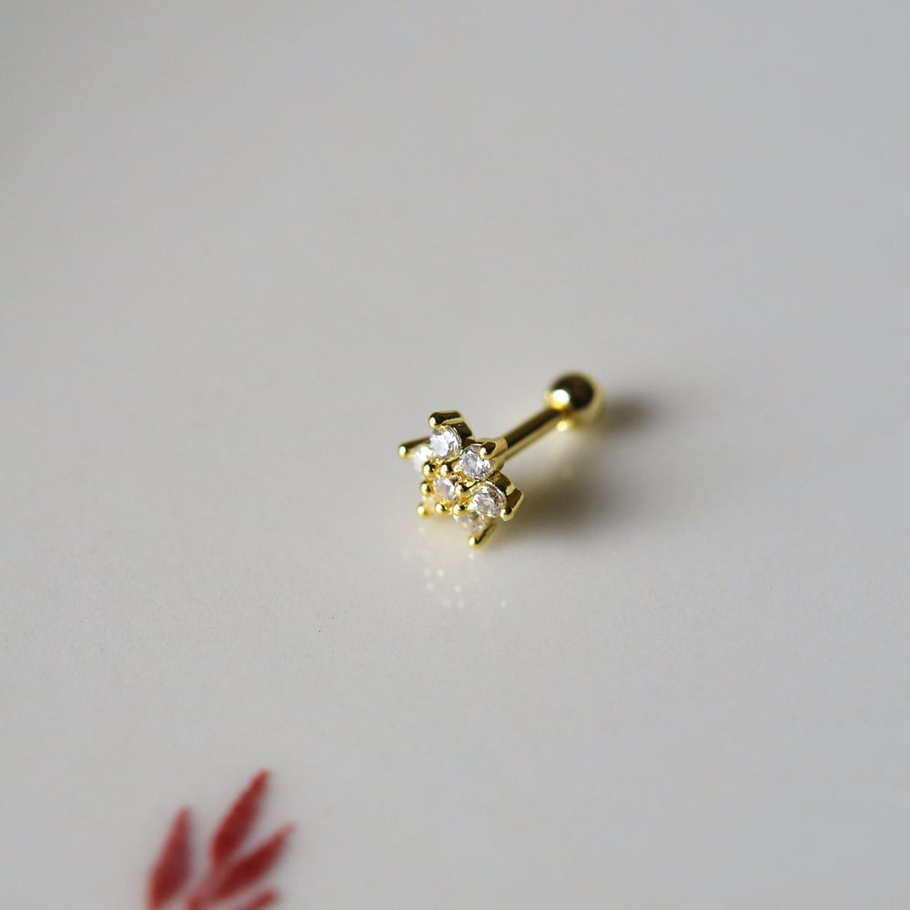 Cerrahi Çelik Çiçek Piercing Tragus Helix Conch Kıkırdak Lob Gold Renk