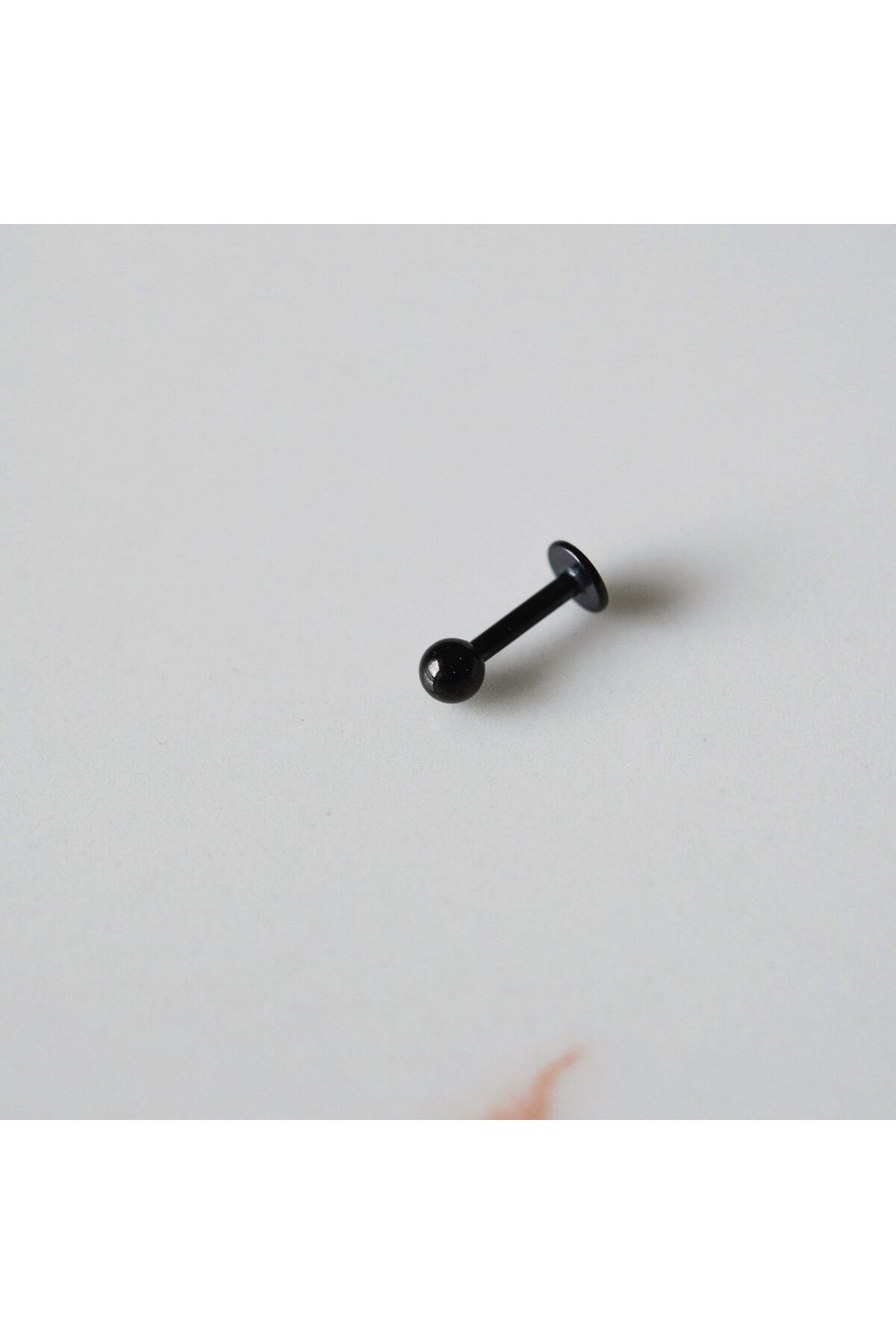Cerrahi Çelik Top Piercing Tragus Helix Lob Conch Kııkırdak 6 mm Siyah Renk