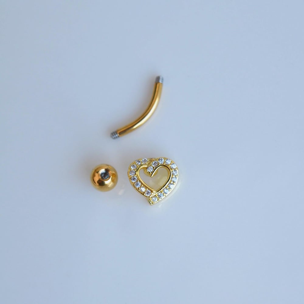 Kalpli Göbek Piercingi Çelik Gold Renkli Minimal