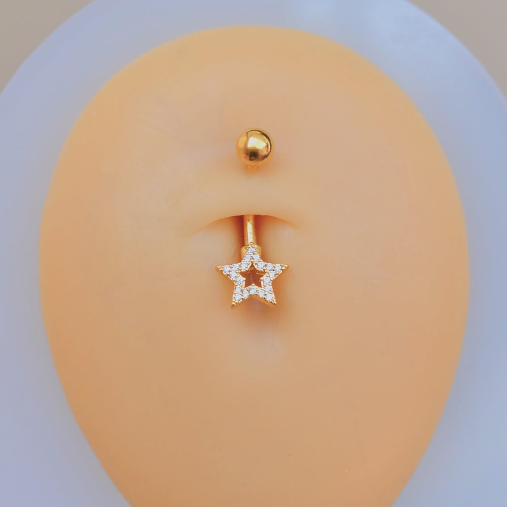 Yıldızlı Göbek Piercingi Çelik Gold Renkli Minimal