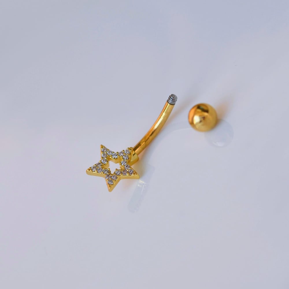 Yıldızlı Göbek Piercingi Çelik Gold Renkli Minimal