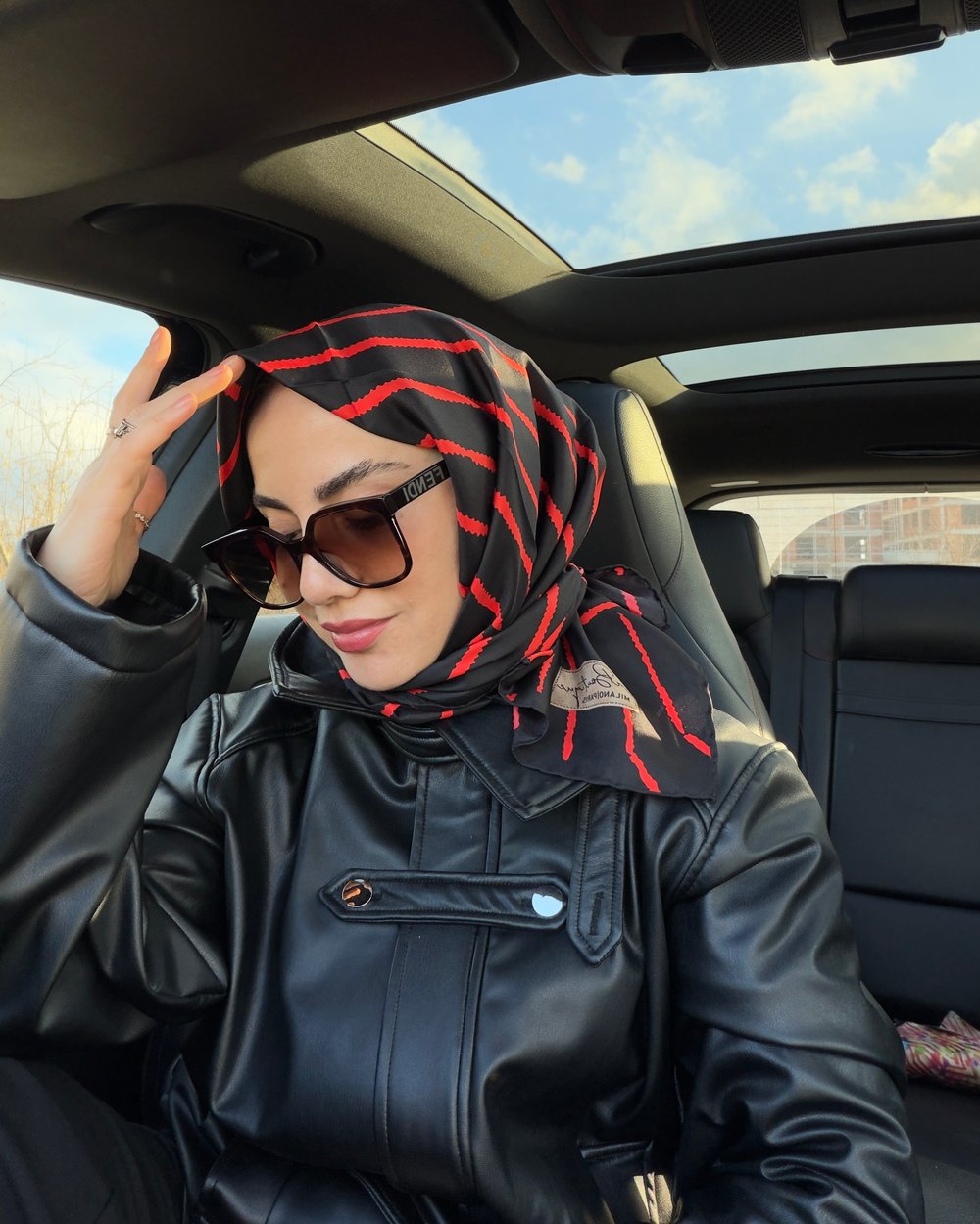 La Boutique Yeni Sezon Twill İpek Eşarp Siyah kırmızı 2513-02