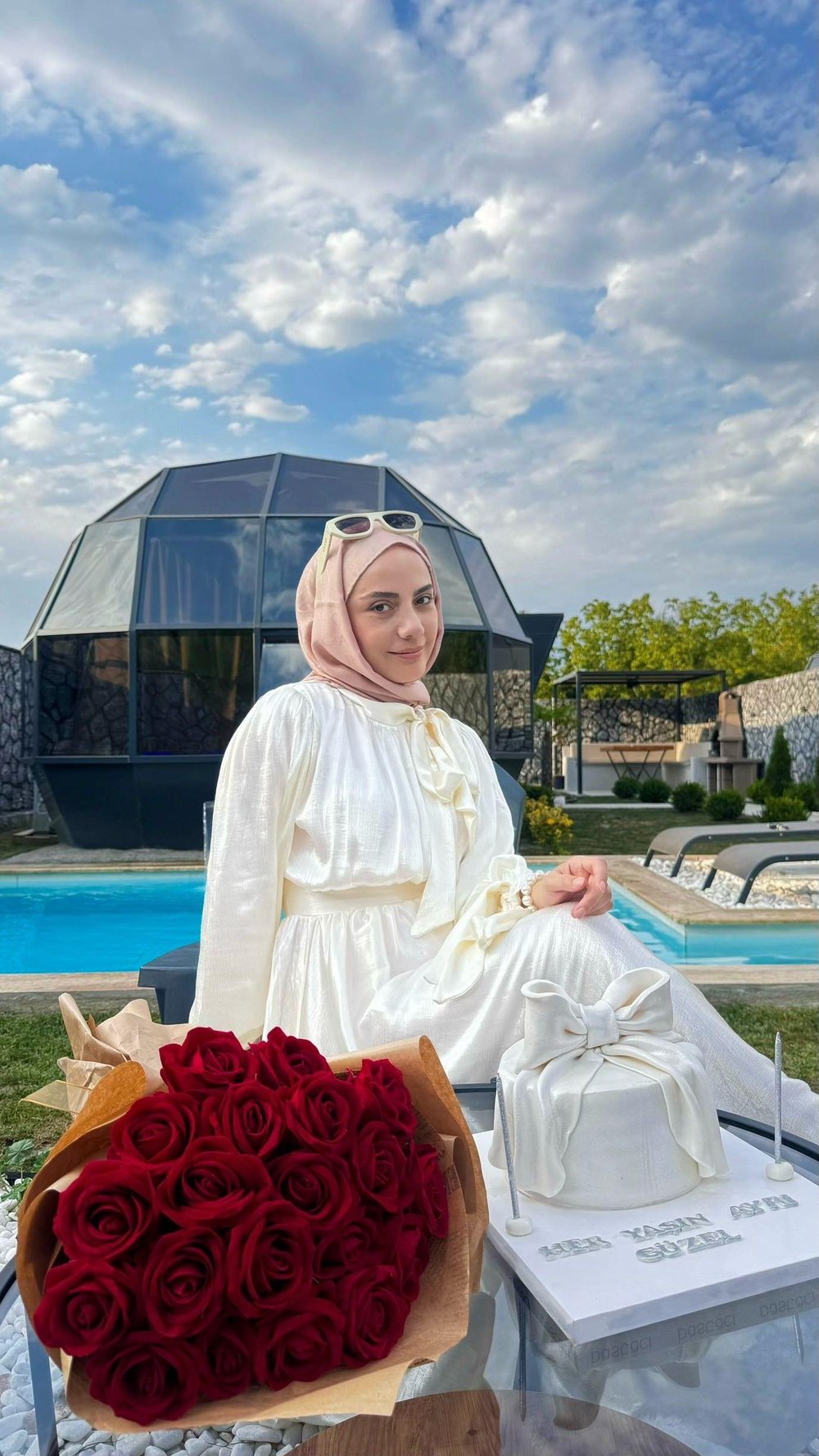 Touche Bağlama Detaylı Saten Elbise Krem