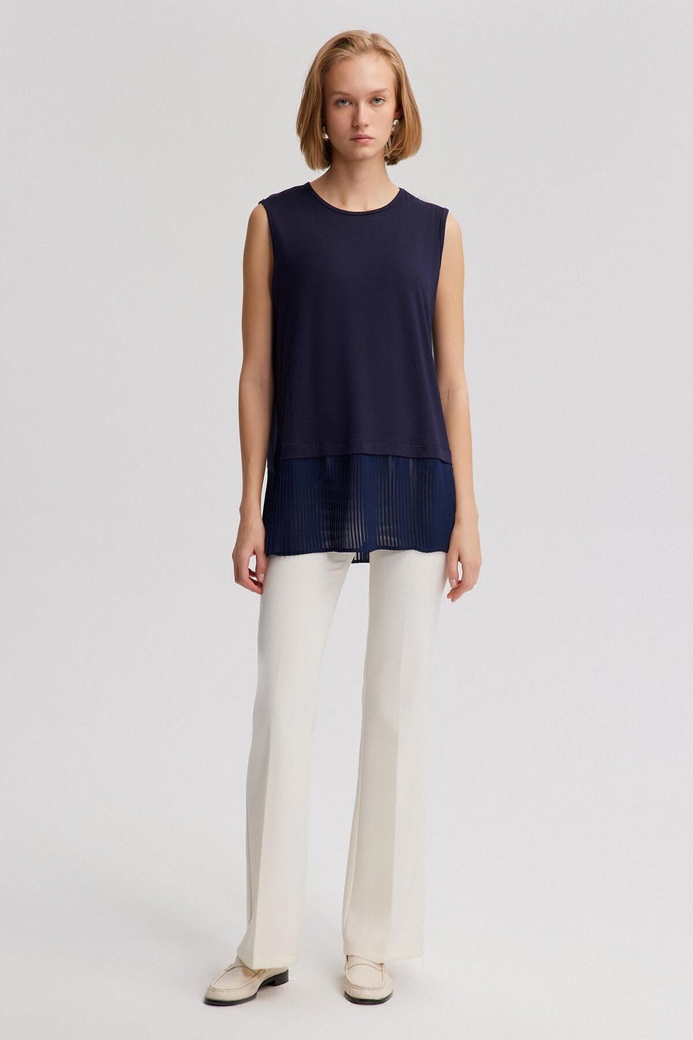 SLEEVELESS PLEATED UNDERSHIRT