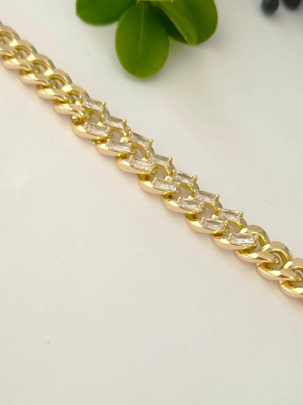 Çelik Gold Taşlı Zincir Bileklik